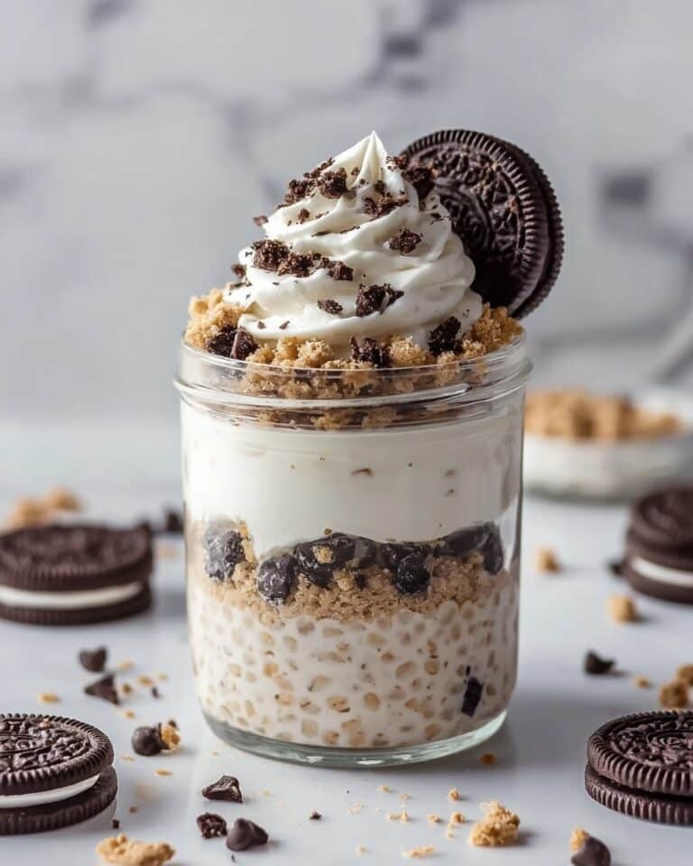 Cookies and Cream Overnight Oats Recipe